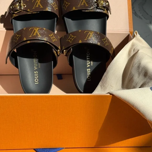 Louis Vuitton Bom Dia Flat Comfort Mules - Picture 3 of 15